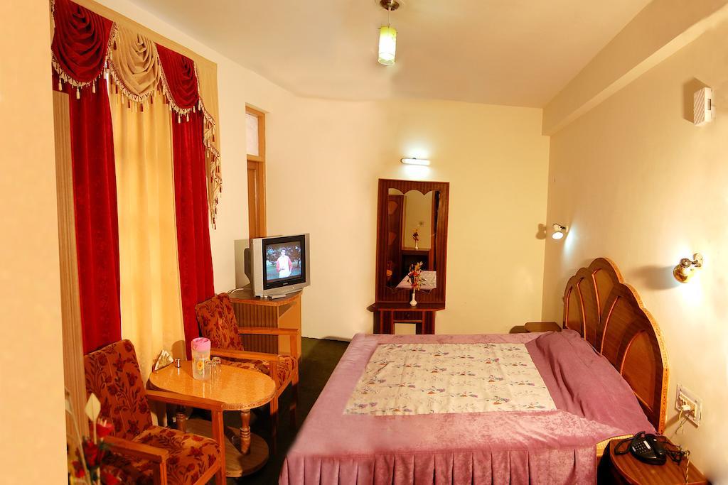 The Himalayan Regency Hotel Manali  Room photo